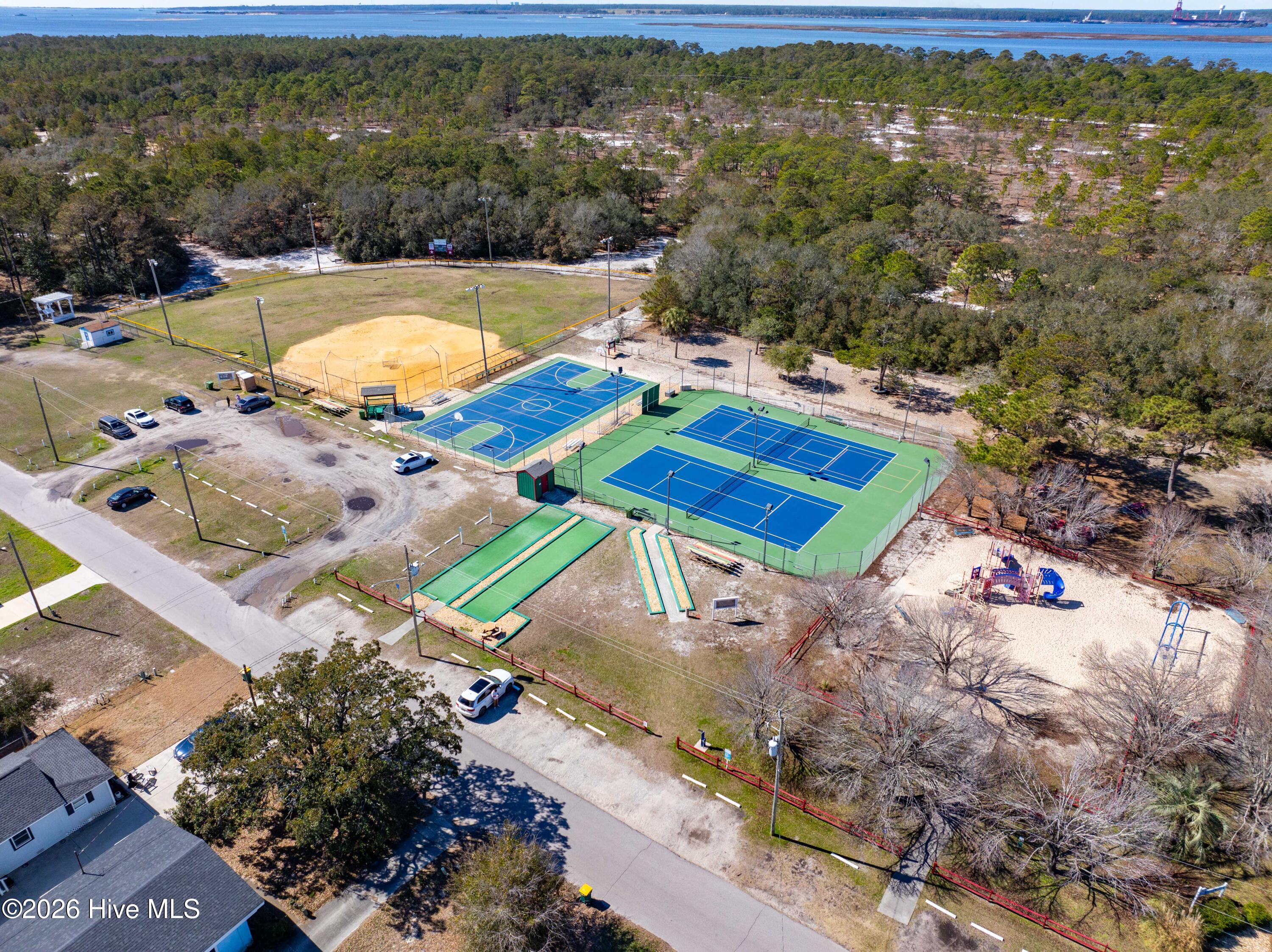 100569925 | Photo 63