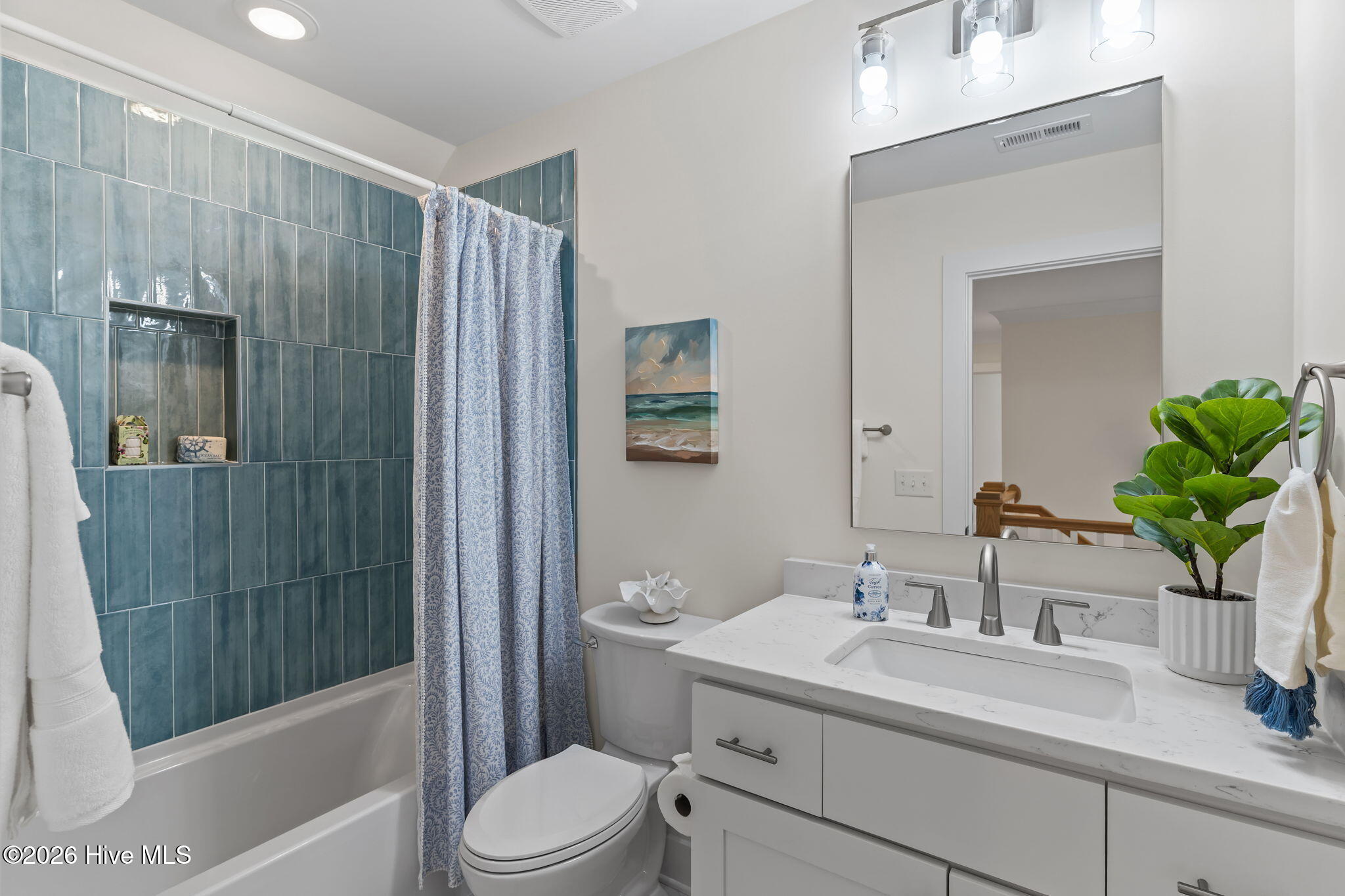 100558259 | Photo 24