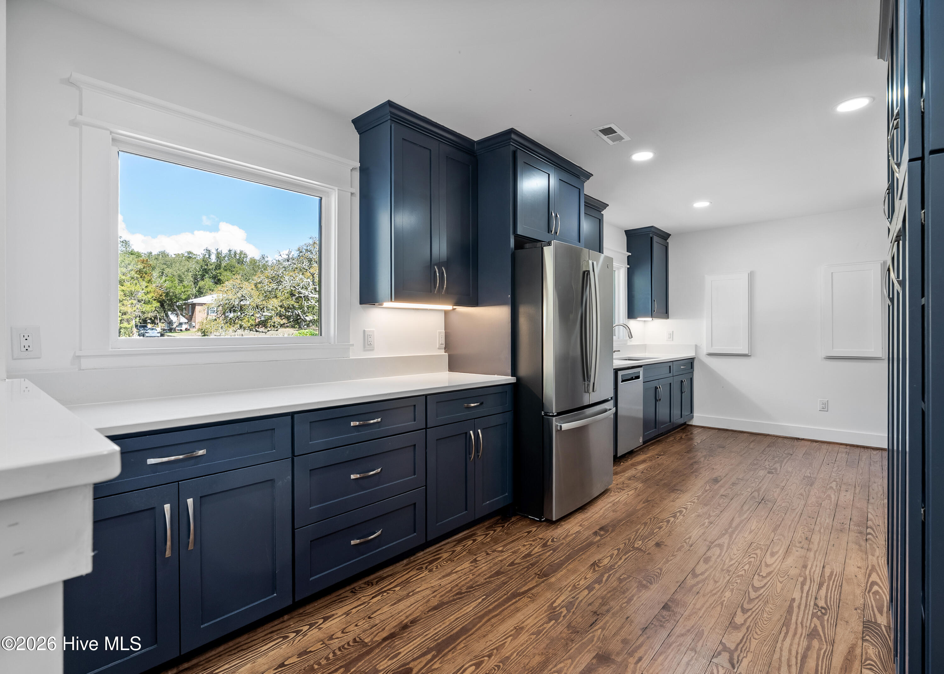 100559476 | Photo 11