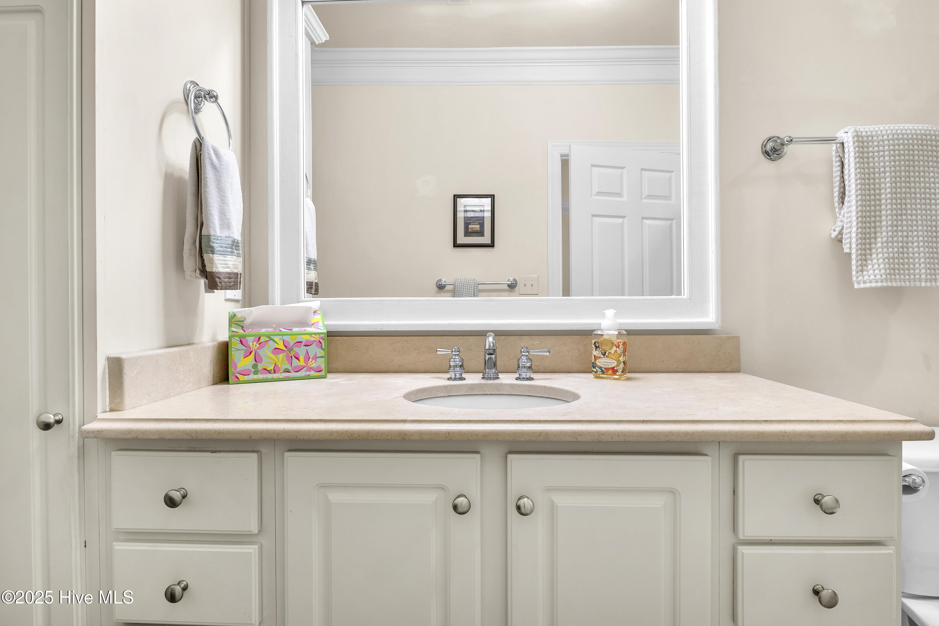 100541571 | Photo 21