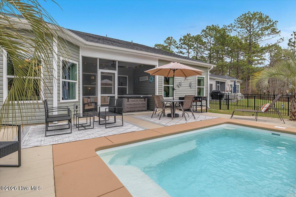 100560173 | Photo 65