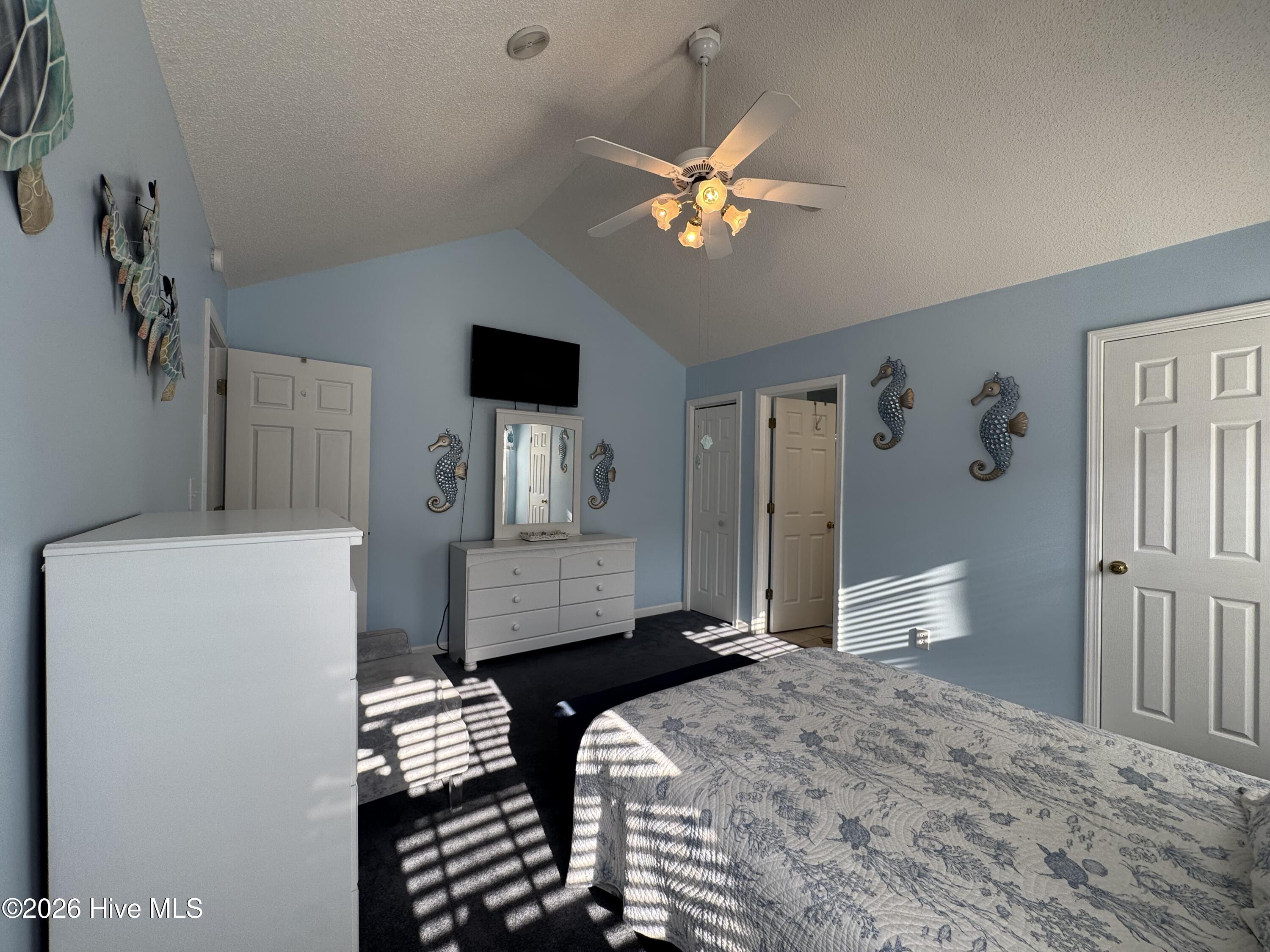 100563422 | Photo 27