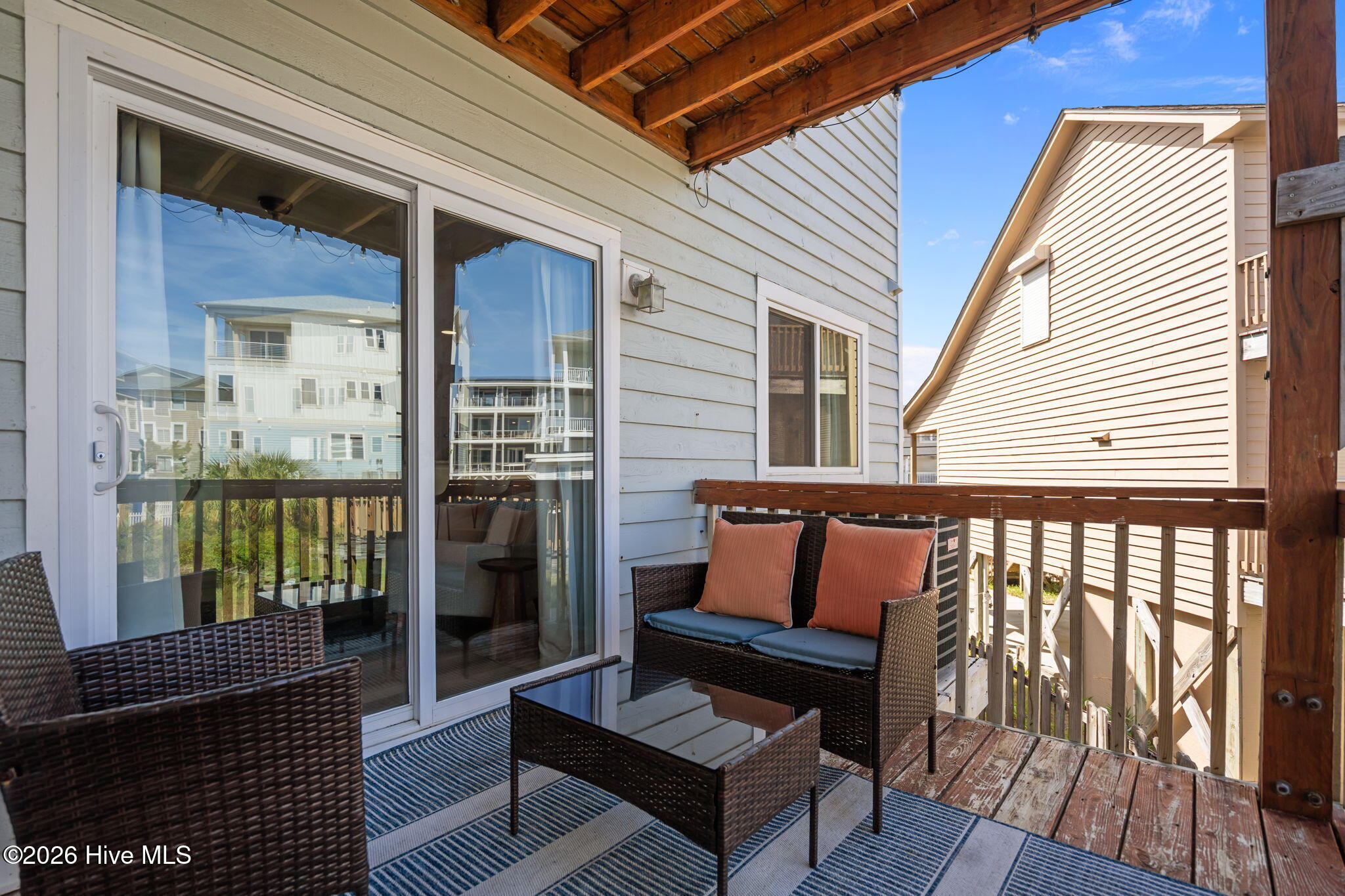 100566961 | Photo 28