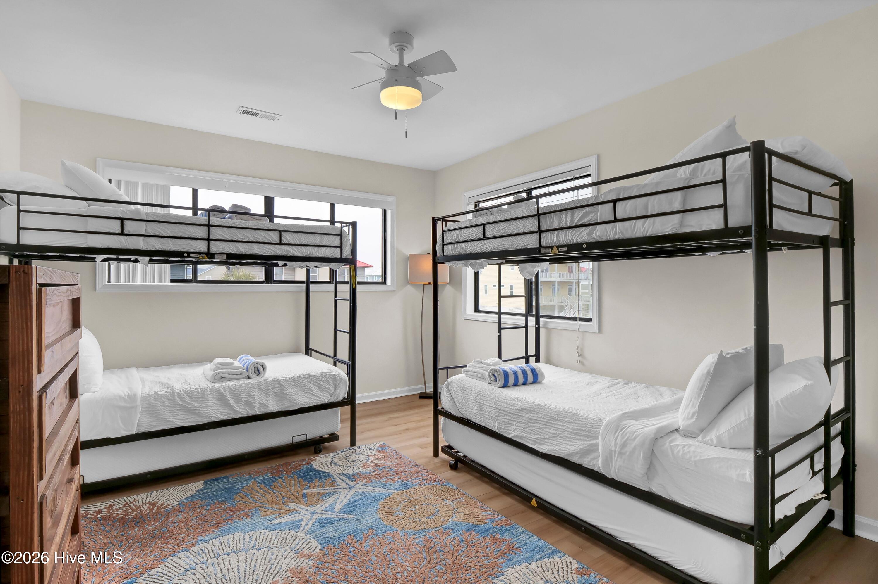 100556258 | Photo 28