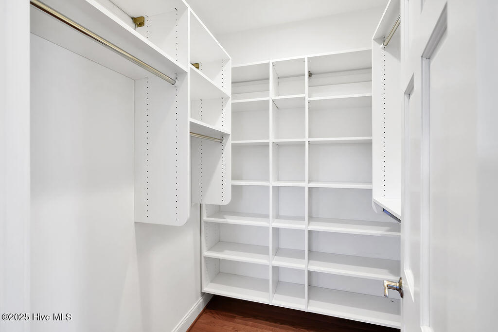 100540084 | Photo 18