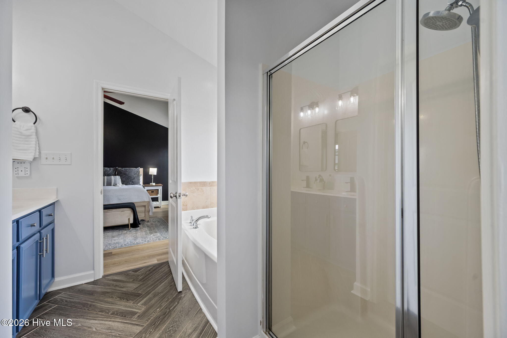 100567212 | Photo 21