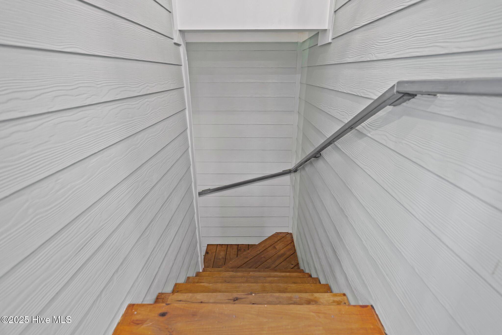 100532890 | Photo 58