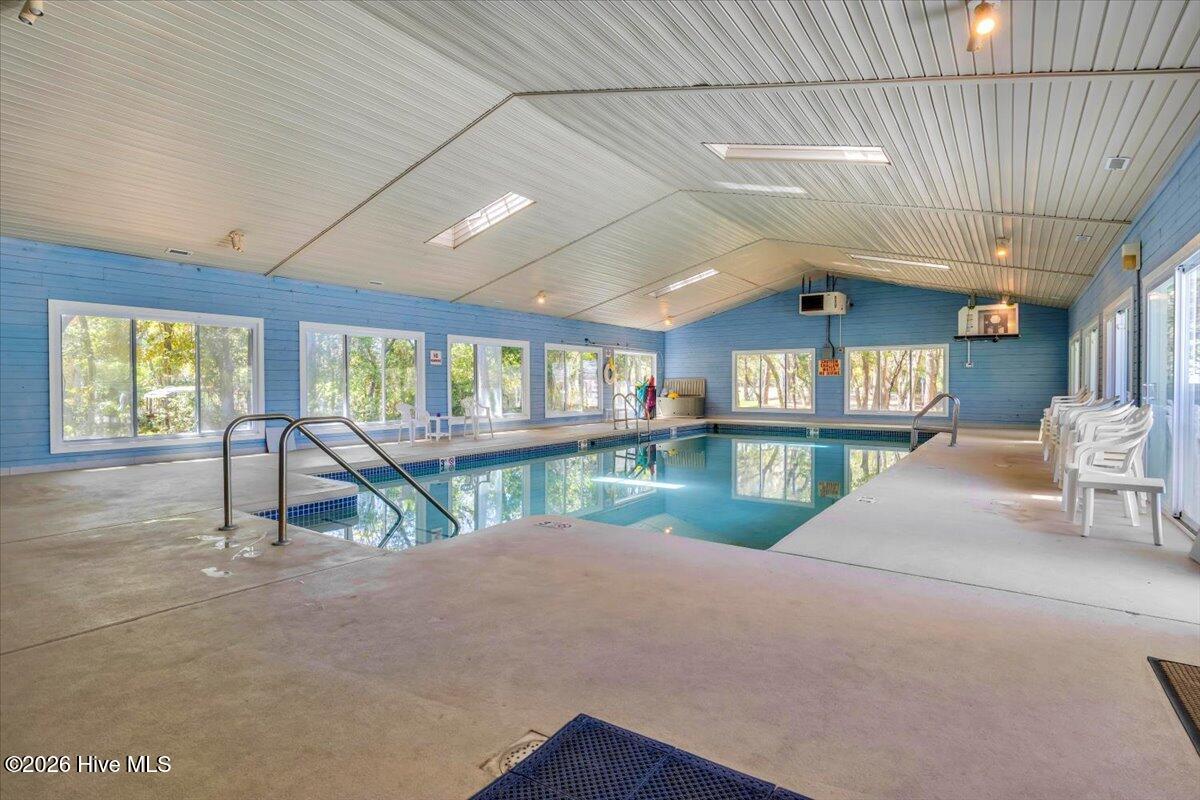 100565920 | Photo 79