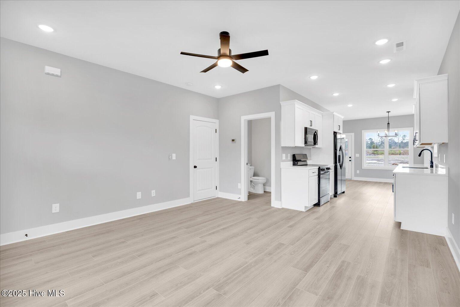 60 Gordy Way, Hampstead, NC, 28443