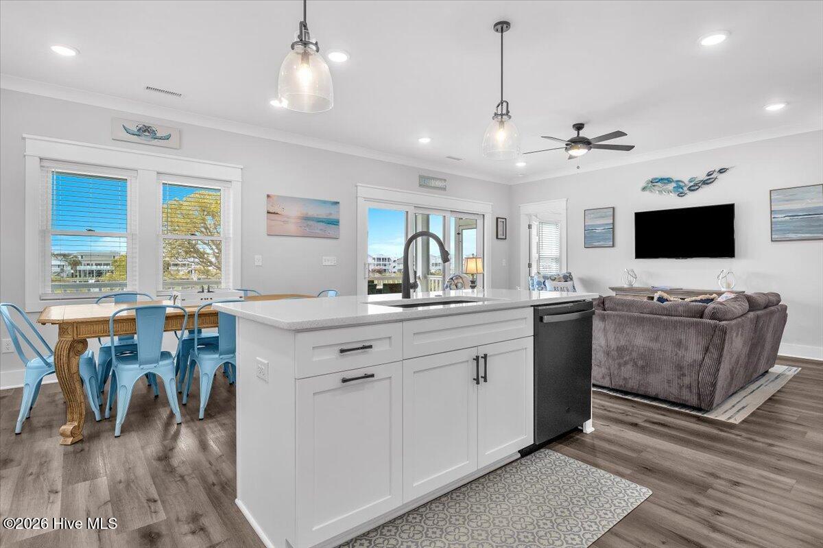 100565716 | Photo 44