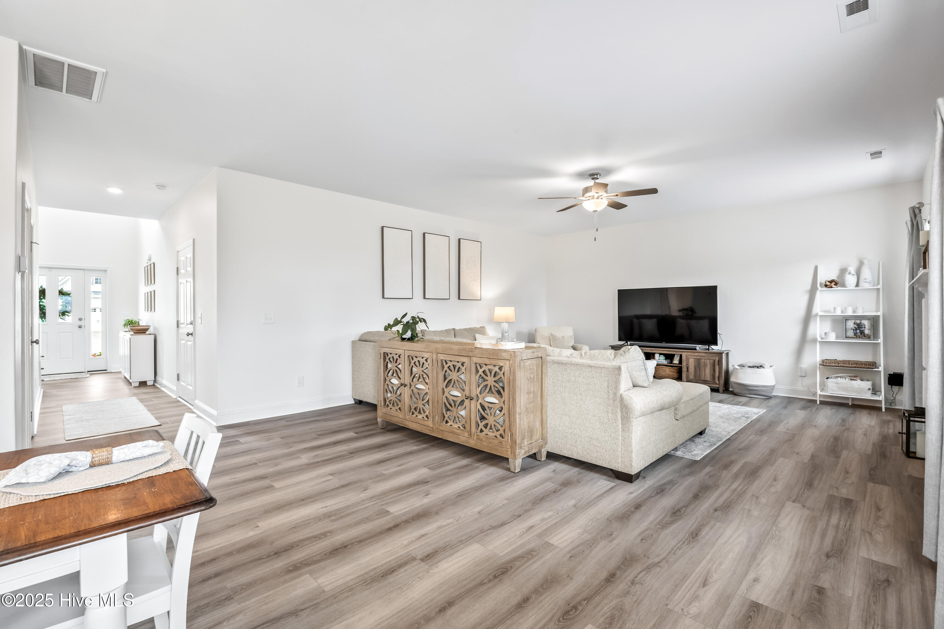 100559714 | Photo 17