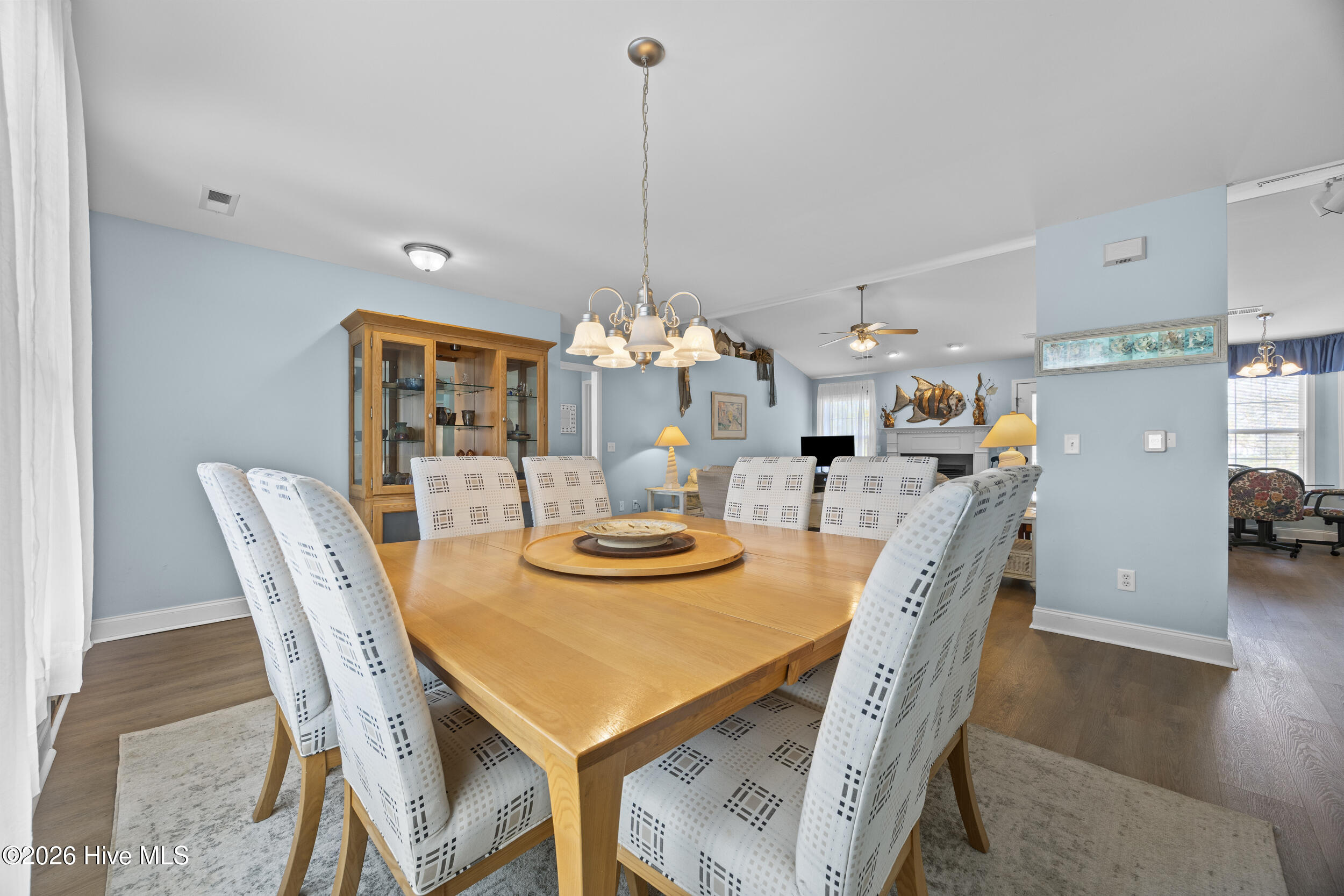 100555445 | Photo 11