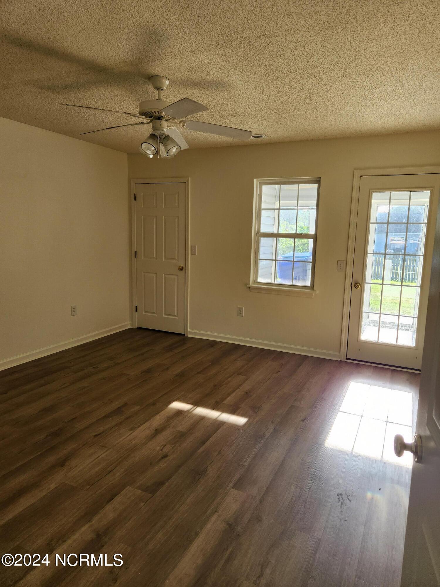 1001 Courtyard W,Newport