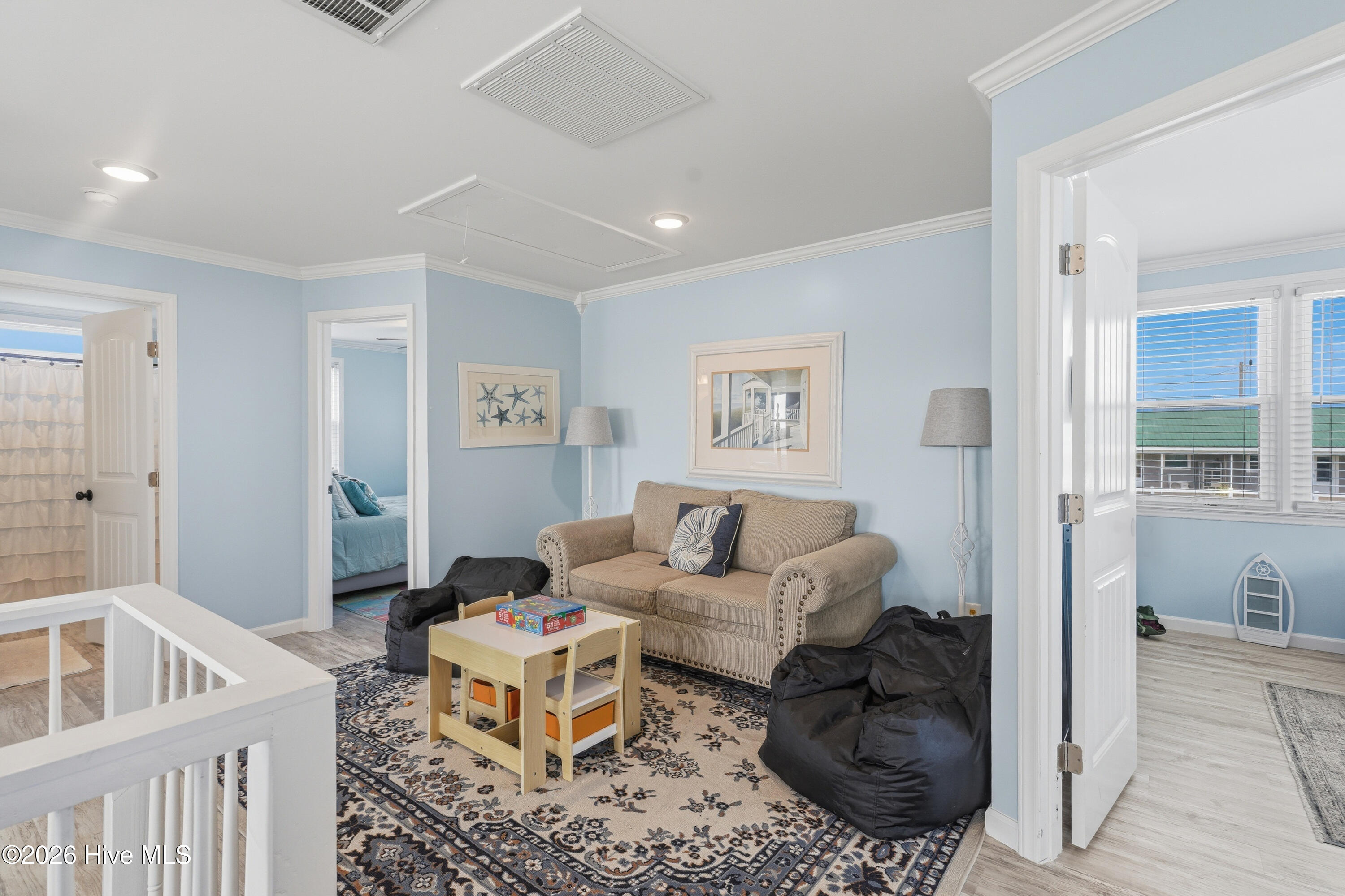 100564102 | Photo 32