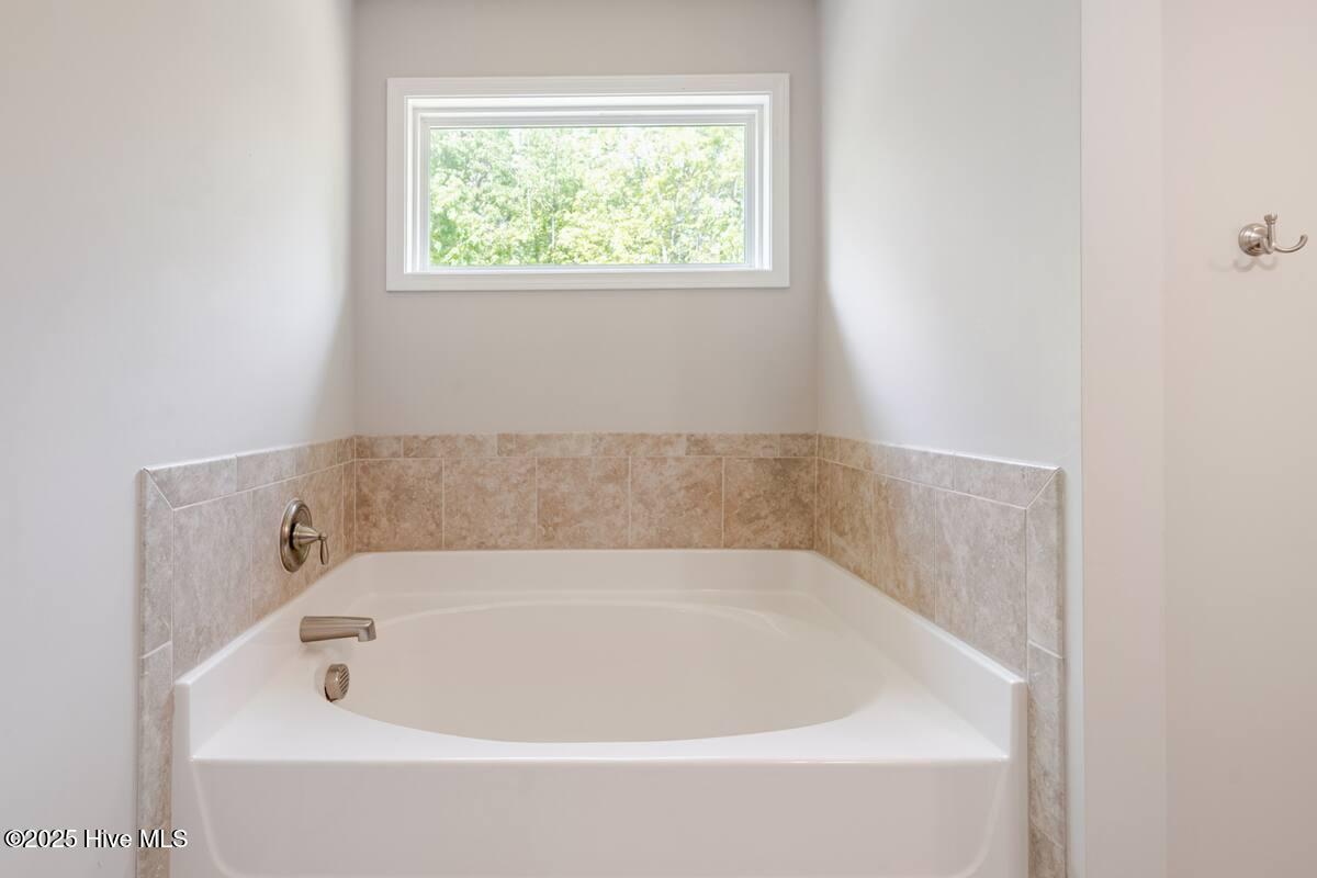 100532148 | Photo 12