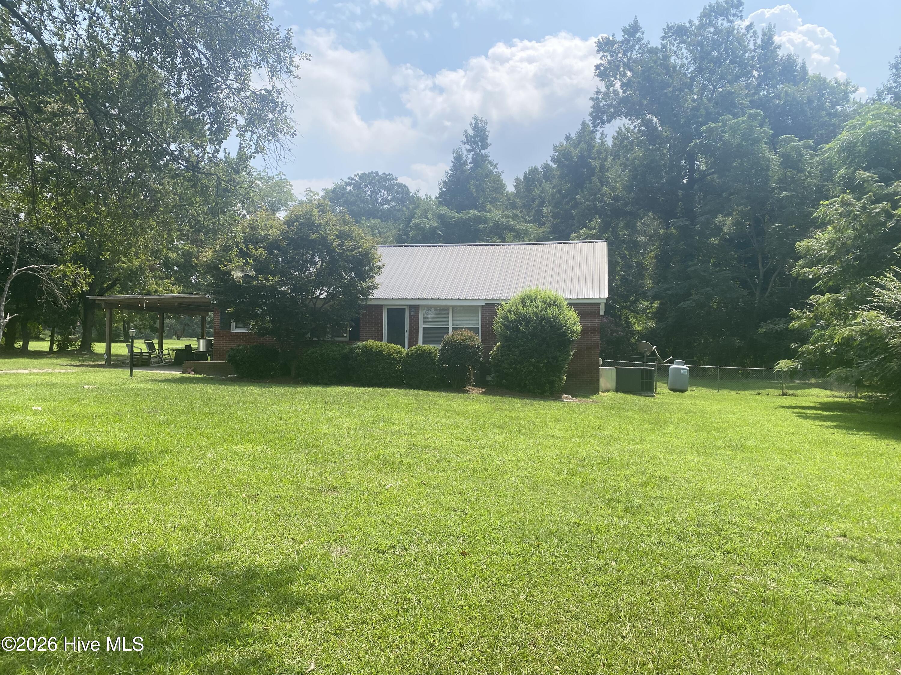 Exterior photo of 3001 S Nc 11 Highway, Teachey, NC 28464. MLS: 100598147