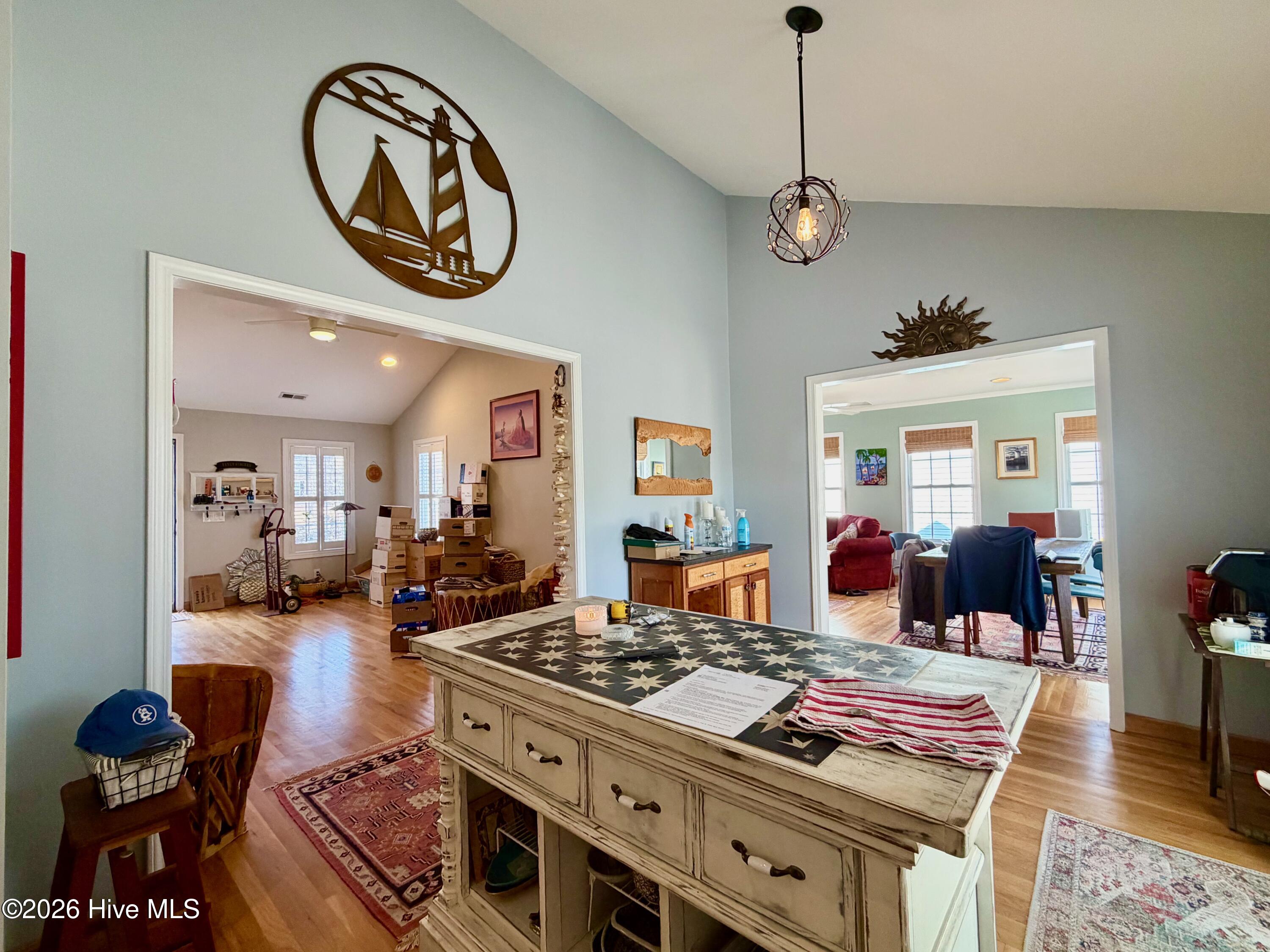 100553297 | Photo 13