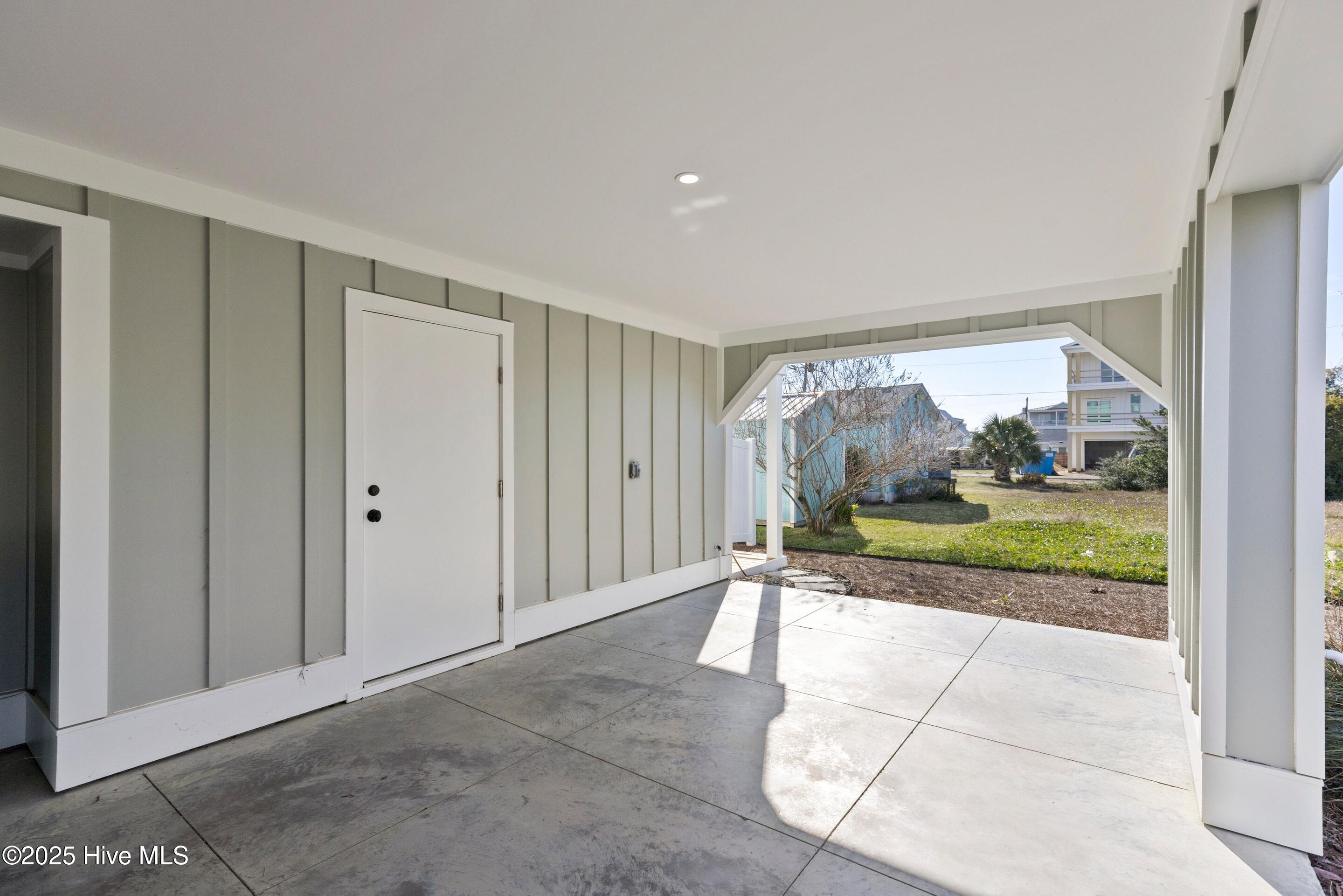 100544880 | Photo 46