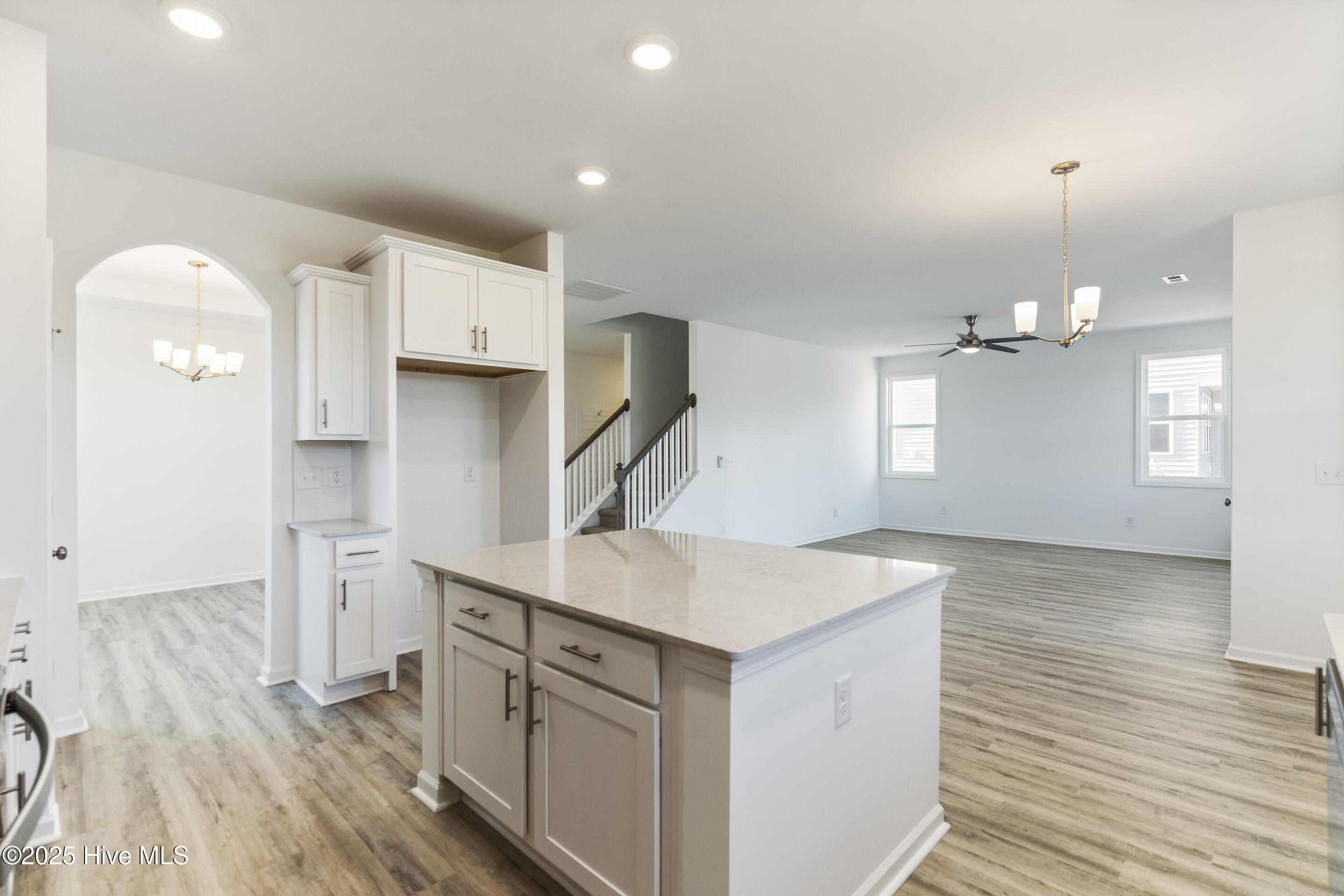 100486193 | Photo 20