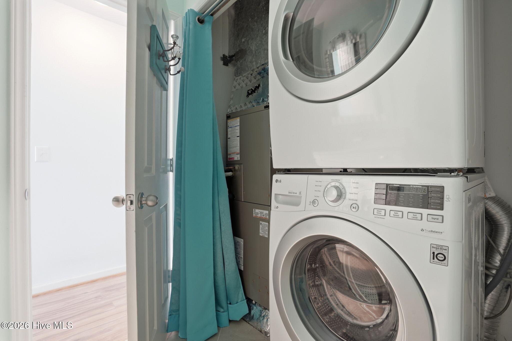 100557283 | Photo 25