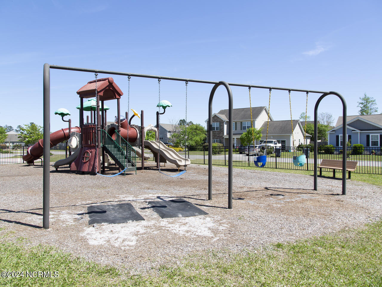 100536784 | Photo 45