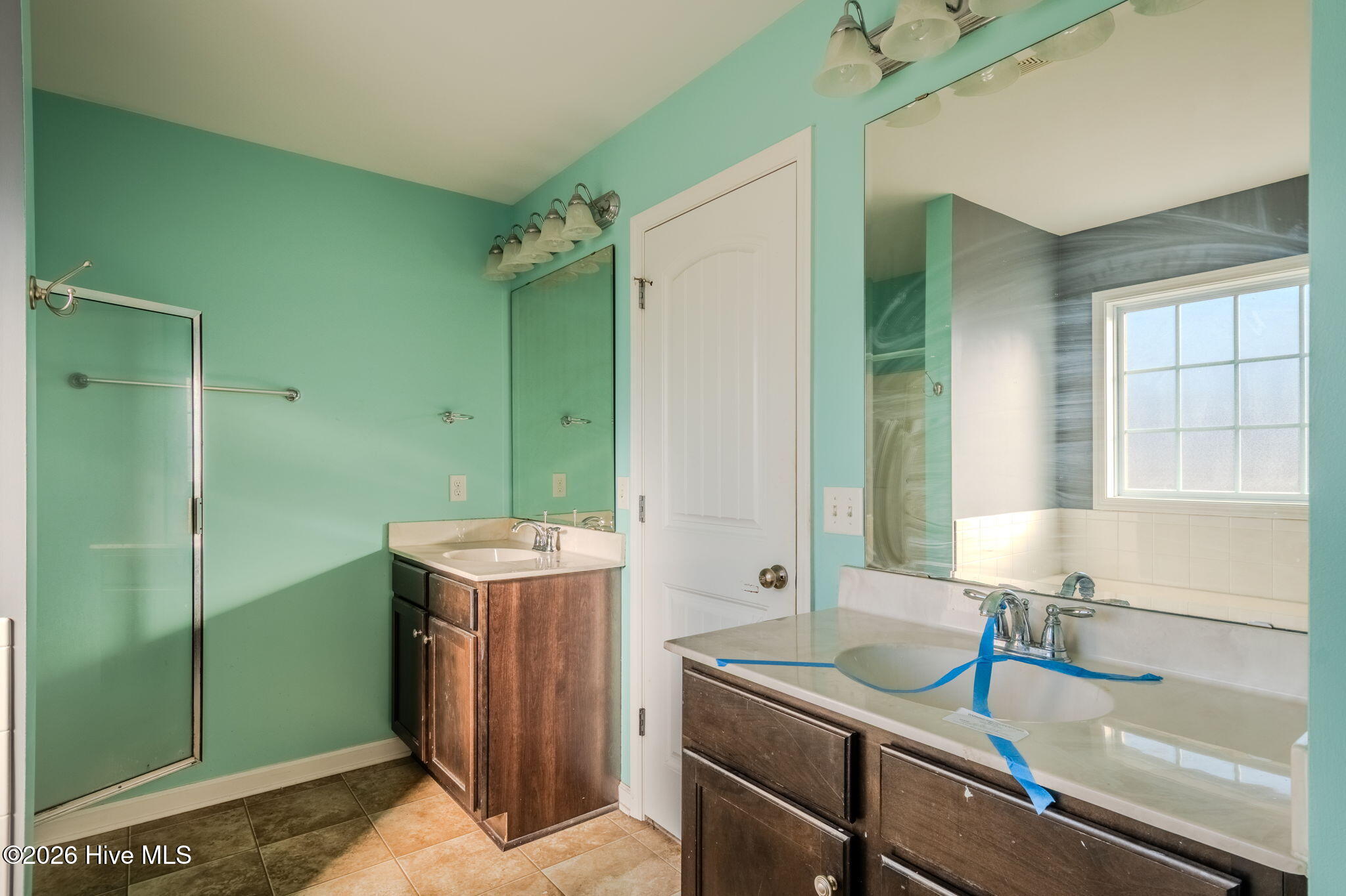 100547305 | Photo 15