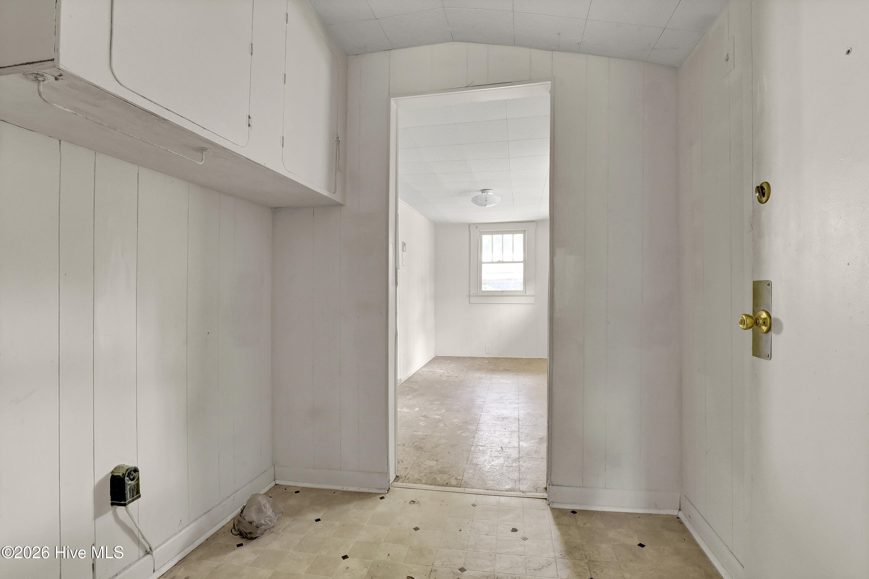 100558048 | Photo 15