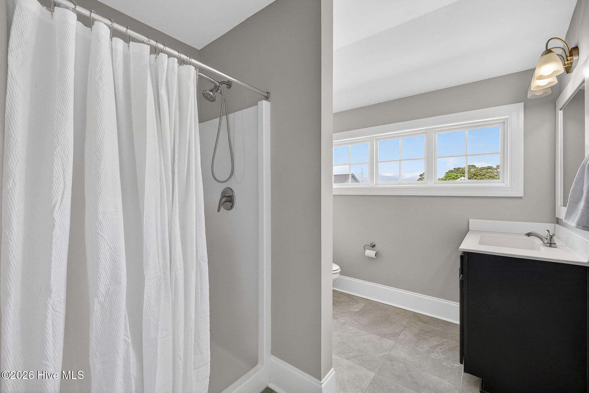 100567052 | Photo 39