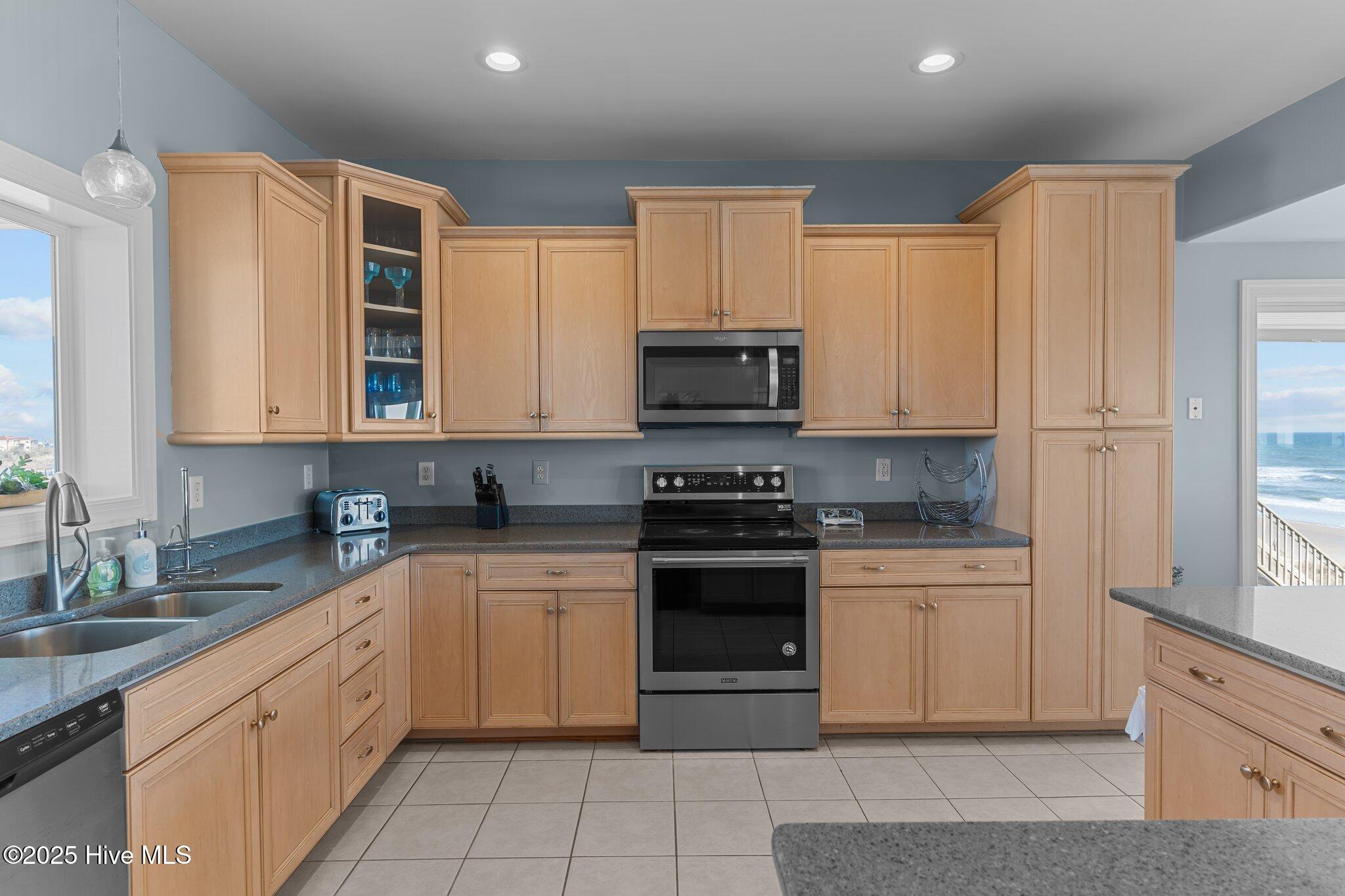 100539376 | Photo 29