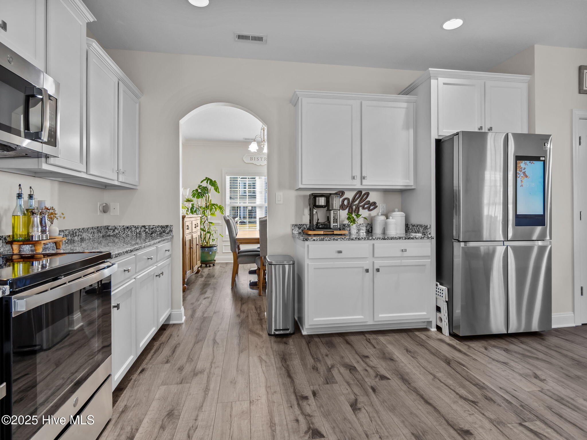 100539073 | Photo 12