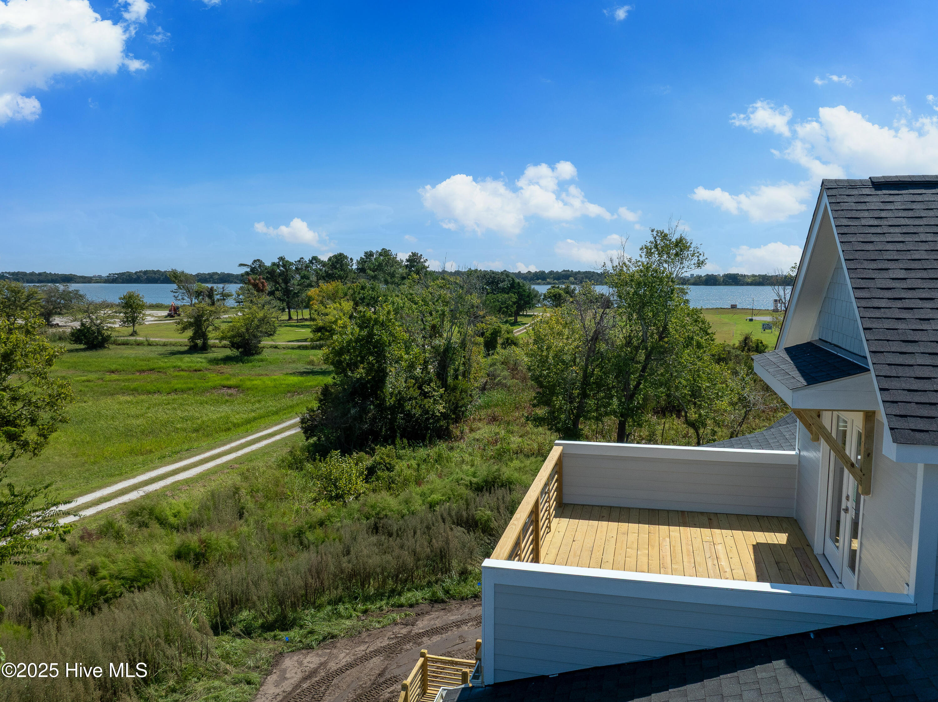 100557096 | Photo 10