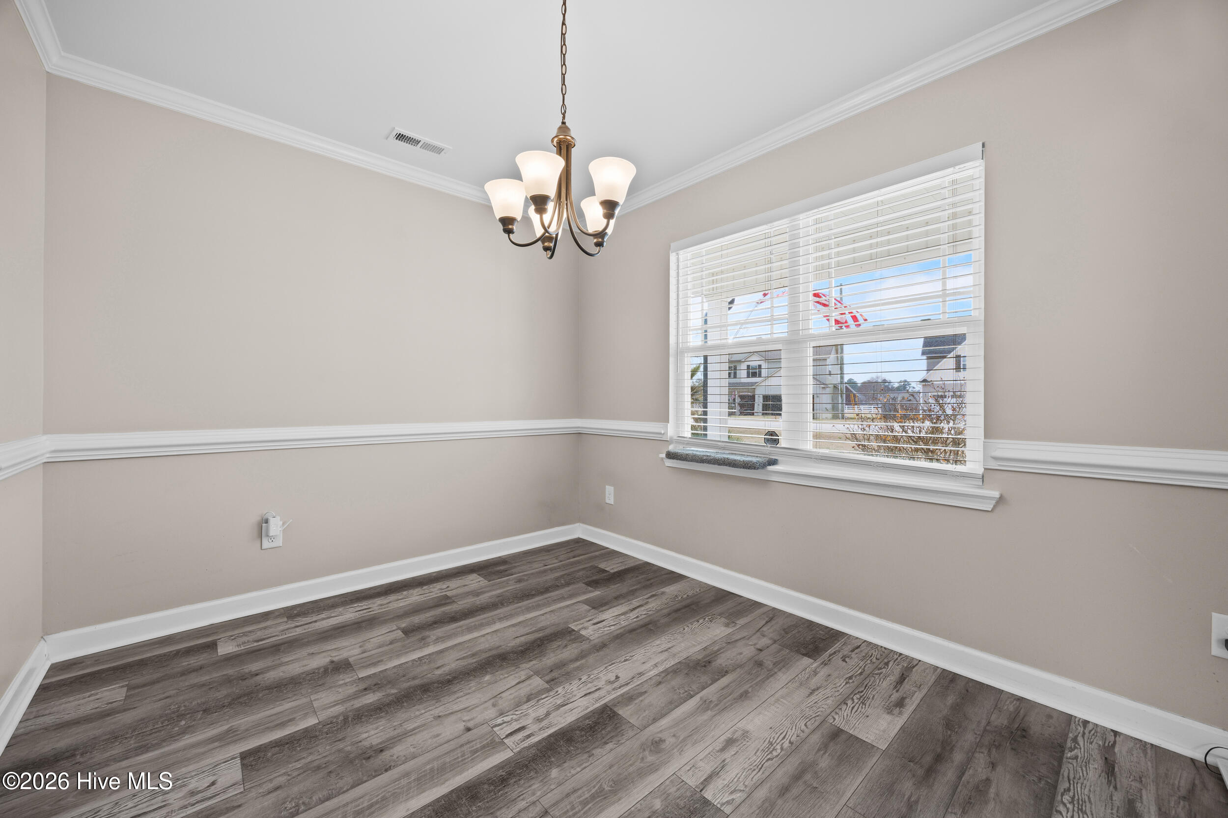 100556419 | Photo 10