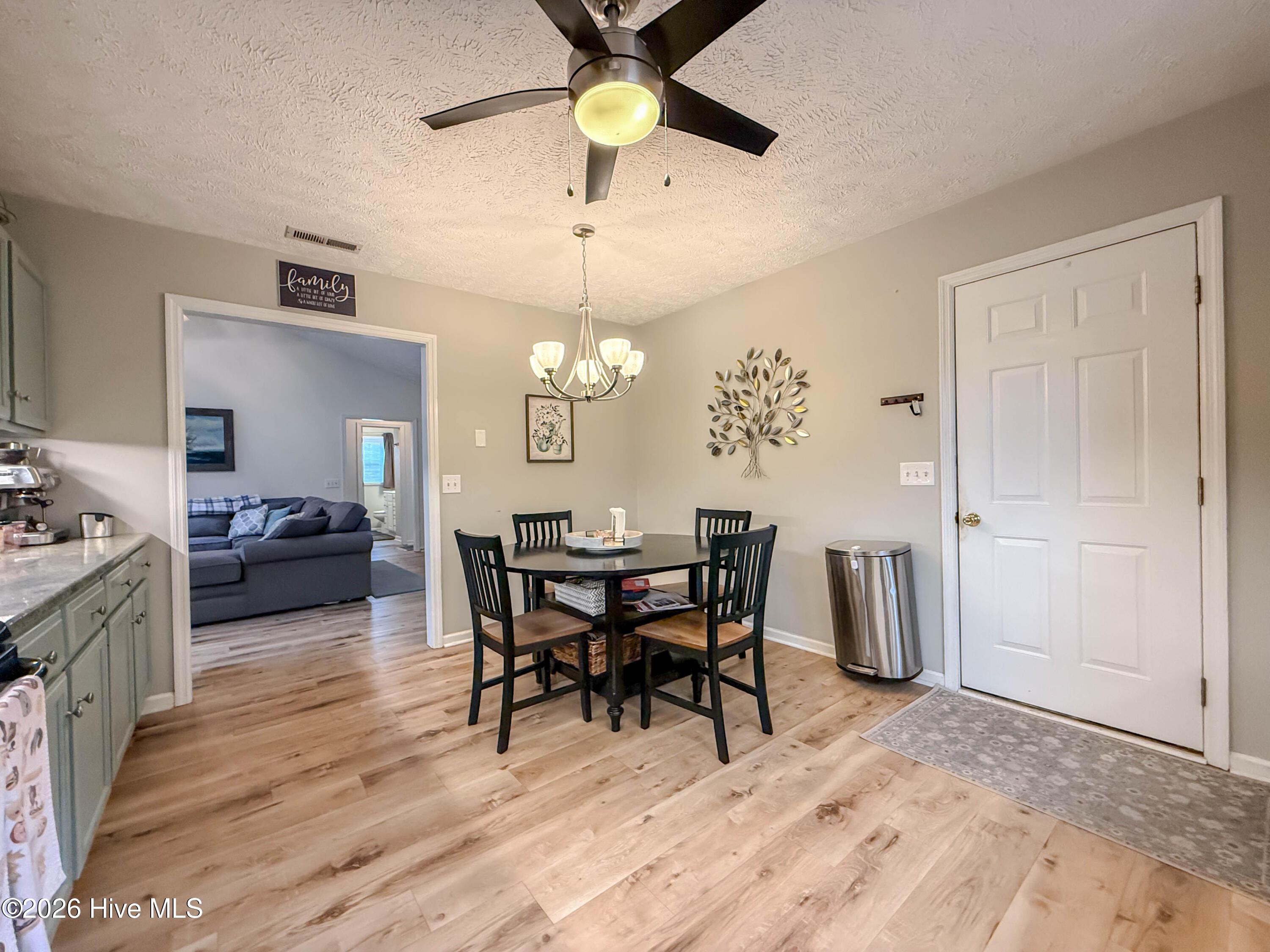 100556502 | Photo 13