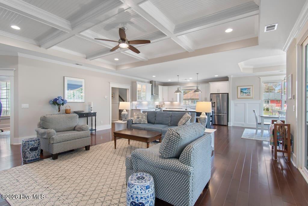 100562919 | Photo 21