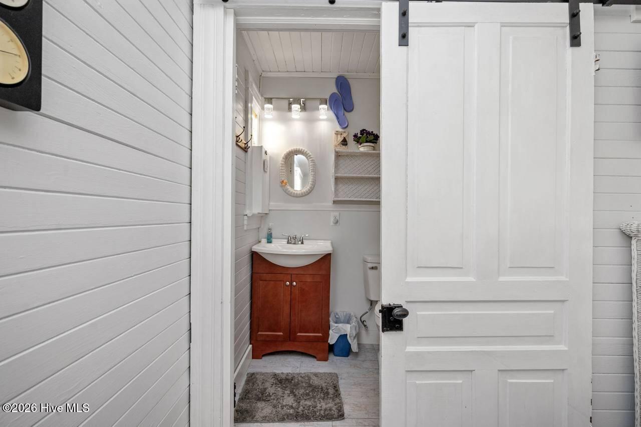 100561729 | Photo 22