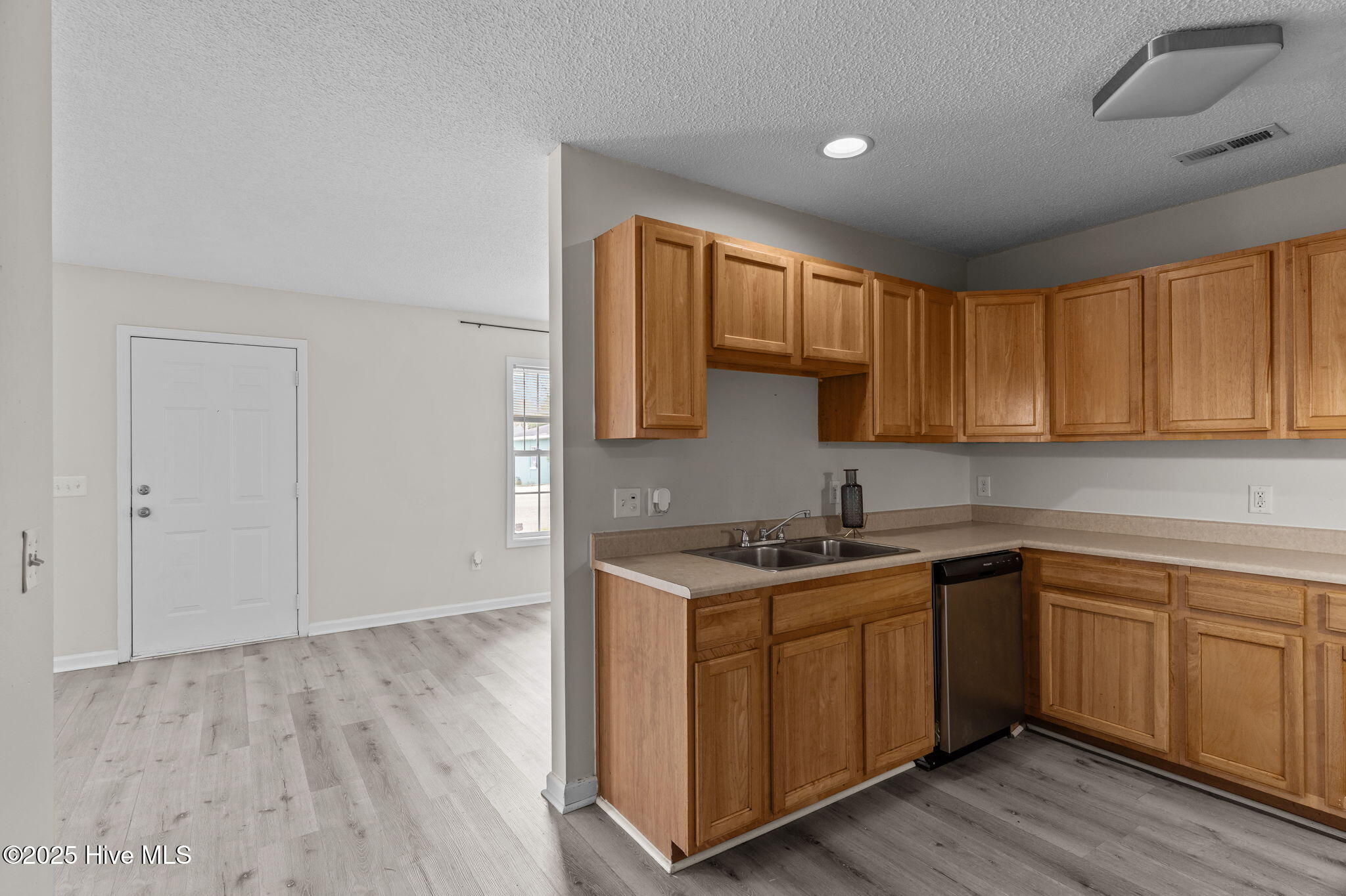 100534233 | Photo 13