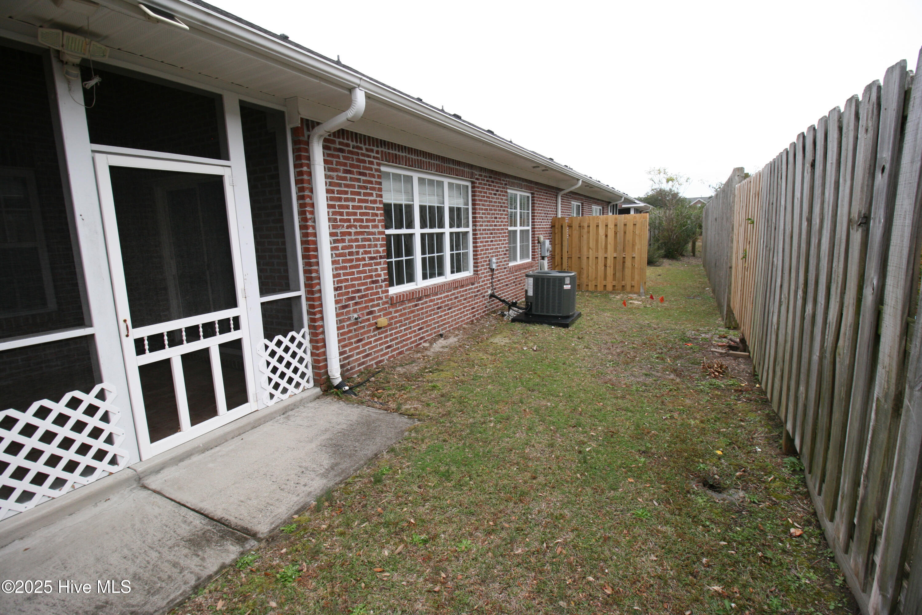 100544480 | Photo 26