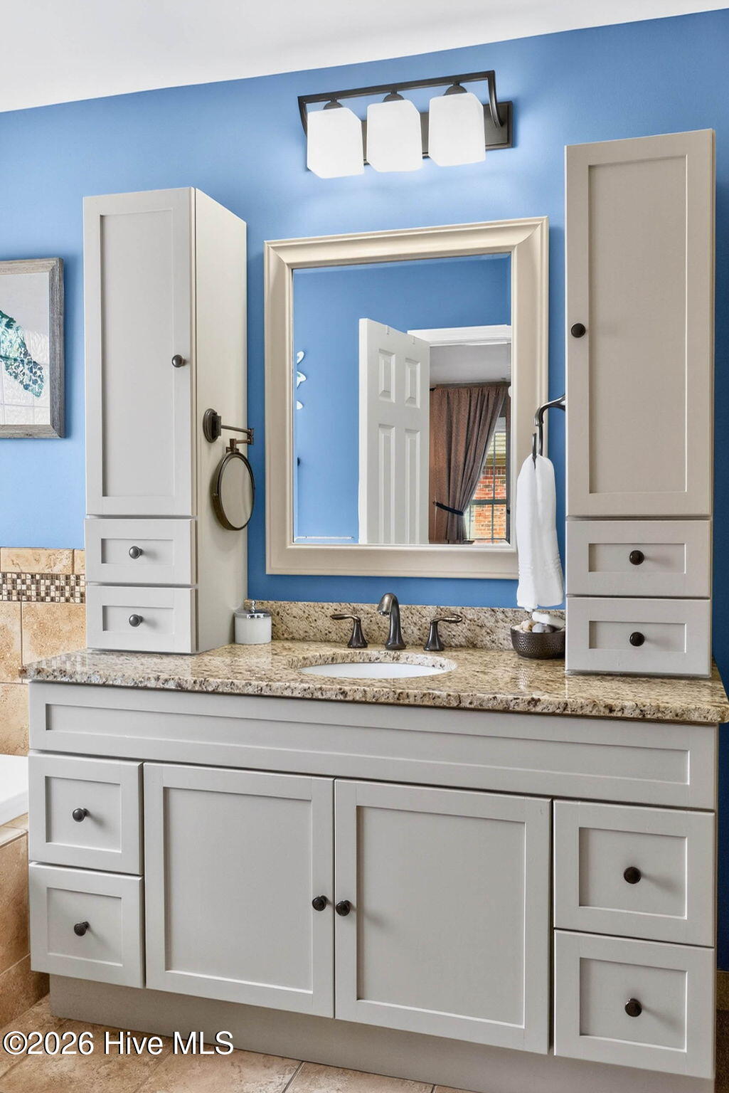 100562589 | Photo 44