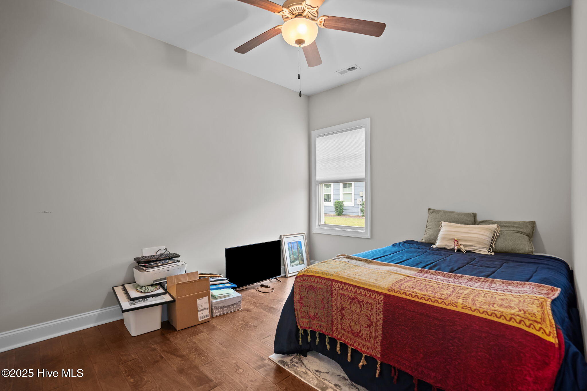 100536658 | Photo 26