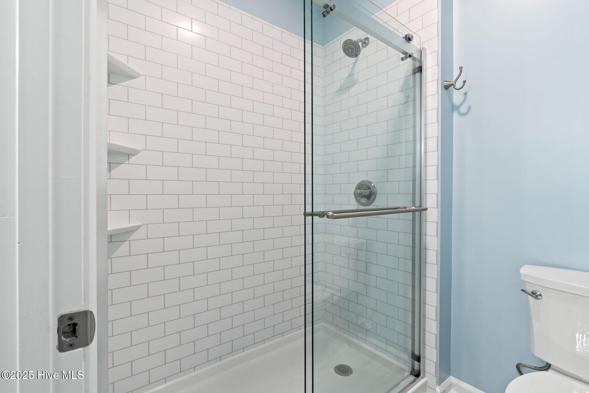 100536273 | Photo 16