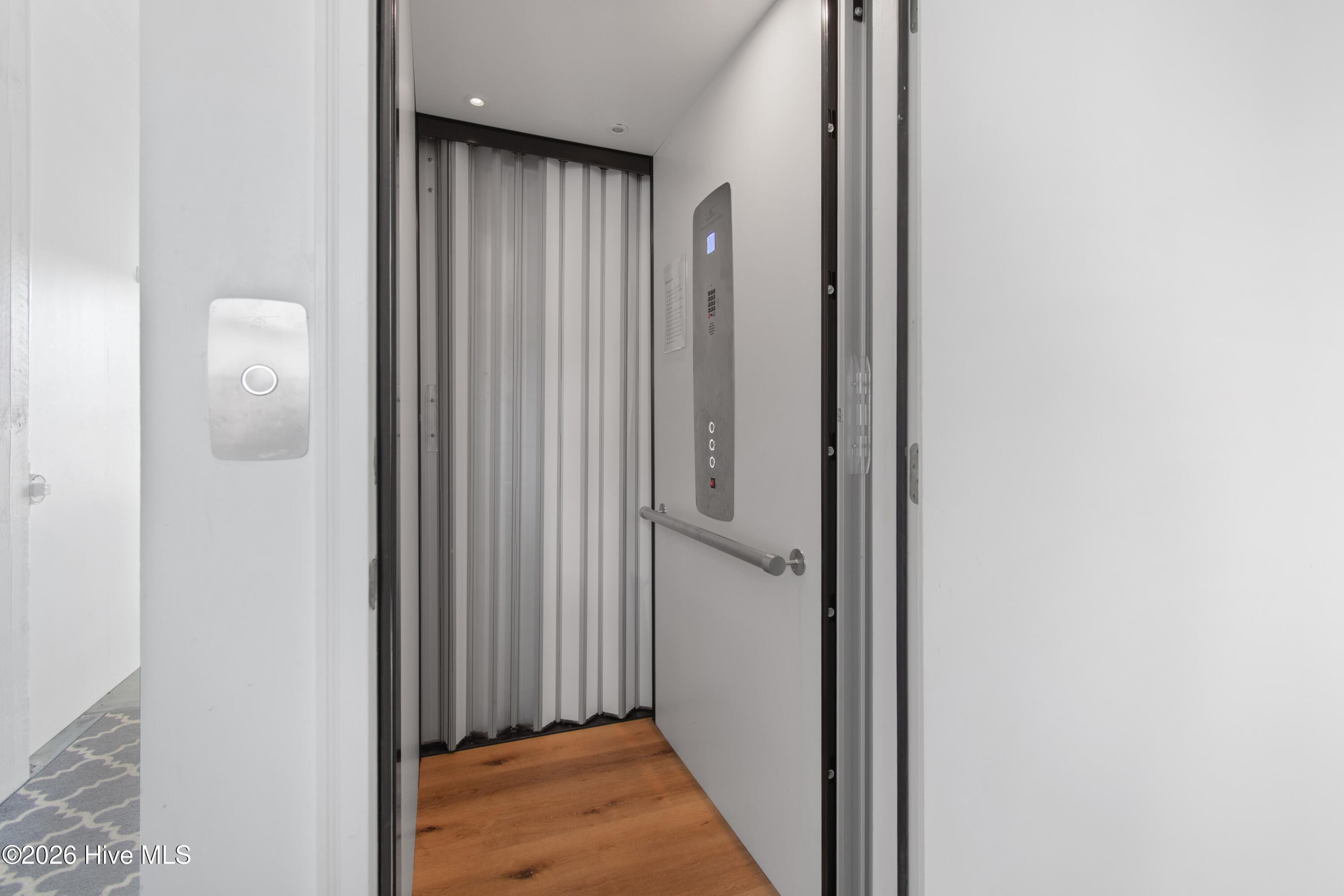 100547553 | Photo 18