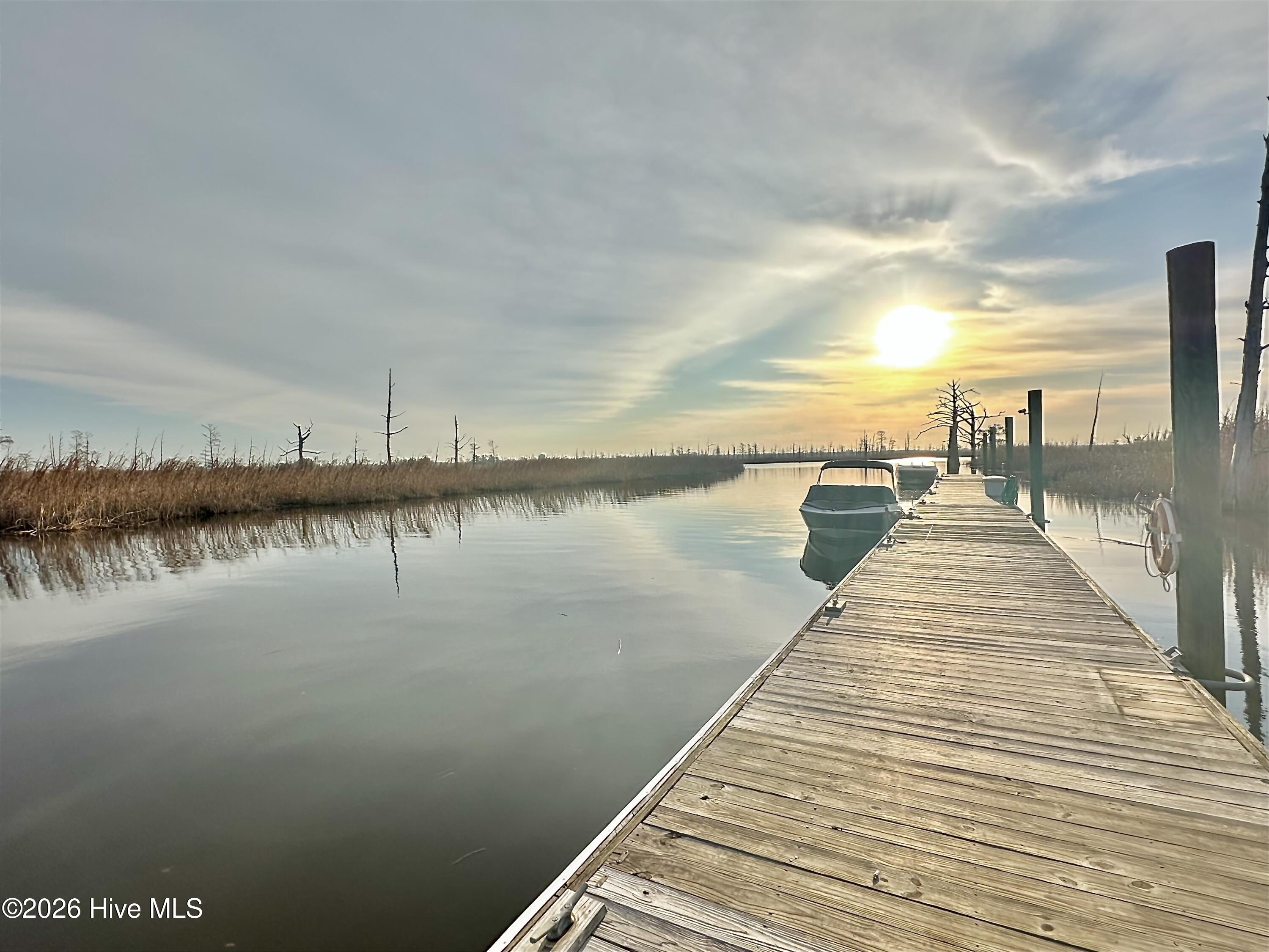 100552063 | Photo 51