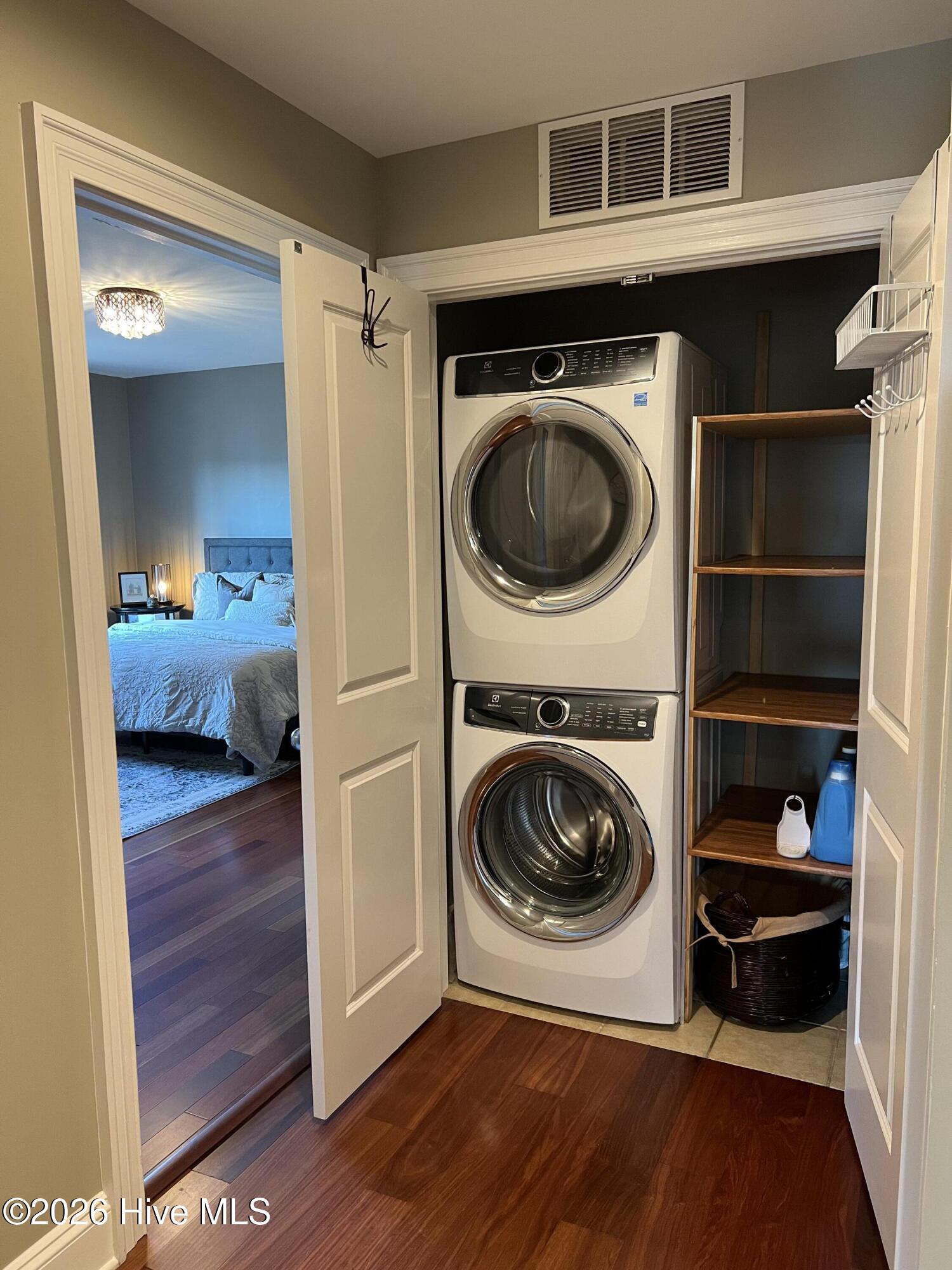 100565010 | Photo 26