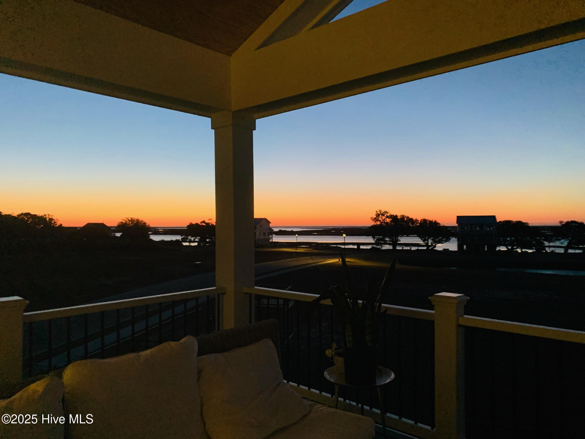 100520014 | Photo 99