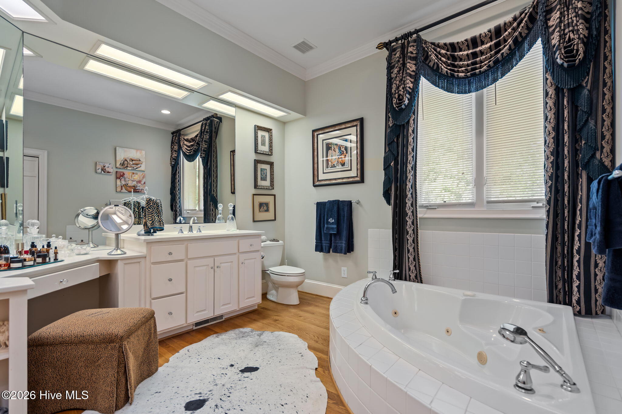 100570294 | Photo 31