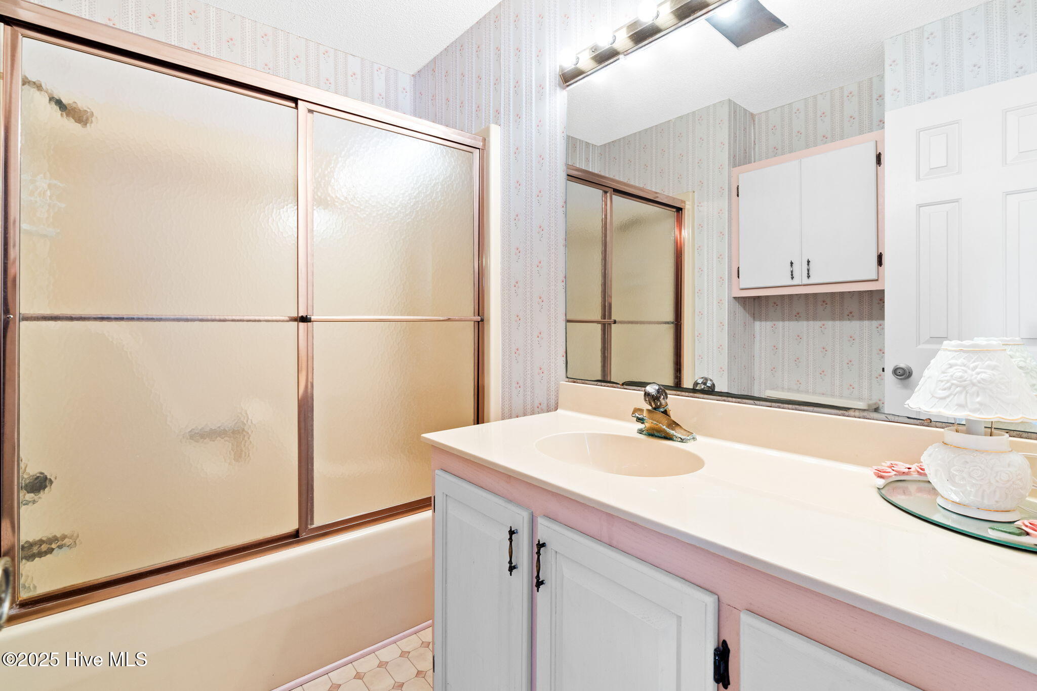 100499054 | Photo 39