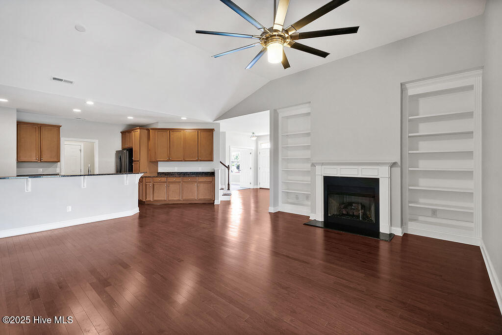 100520248 | Photo 17