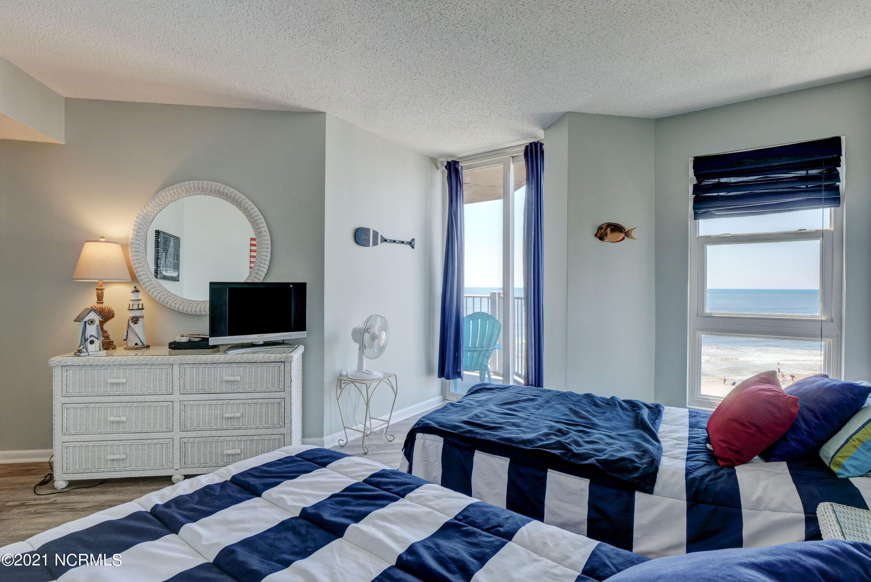 100527601 | Photo 24