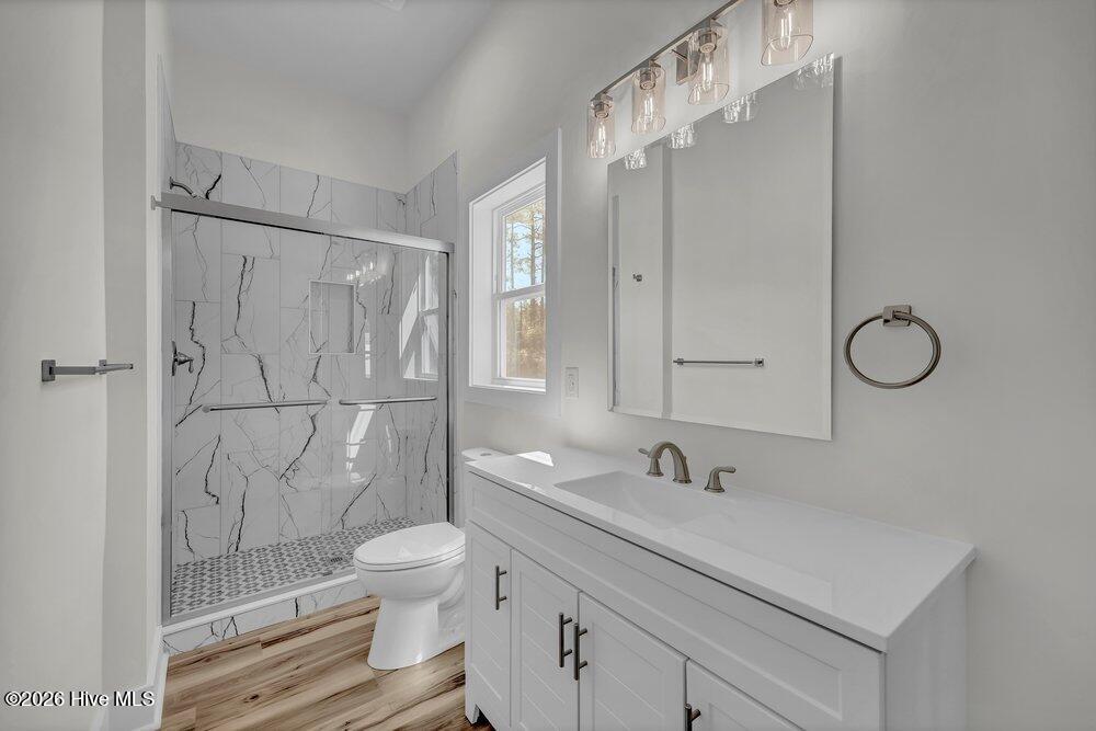 100561234 | Photo 15