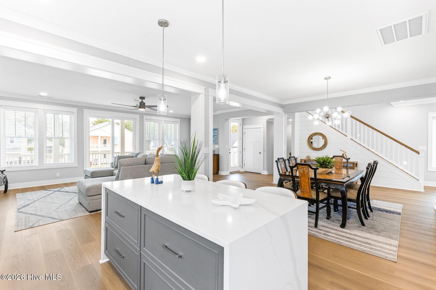 100558879 | Photo 17